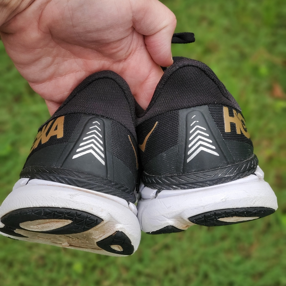 Hoka One One Clifton 7 Men’s Sneakers Size 7.5 Gold & Black - Picture 2 of 16